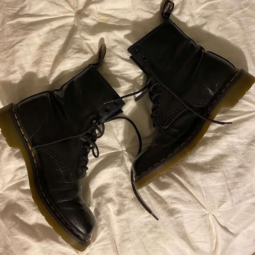 Dr Marten 1460 8 Eye Boot Leather
